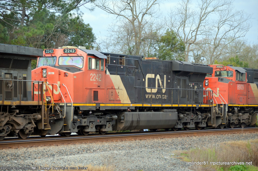 CN 2242